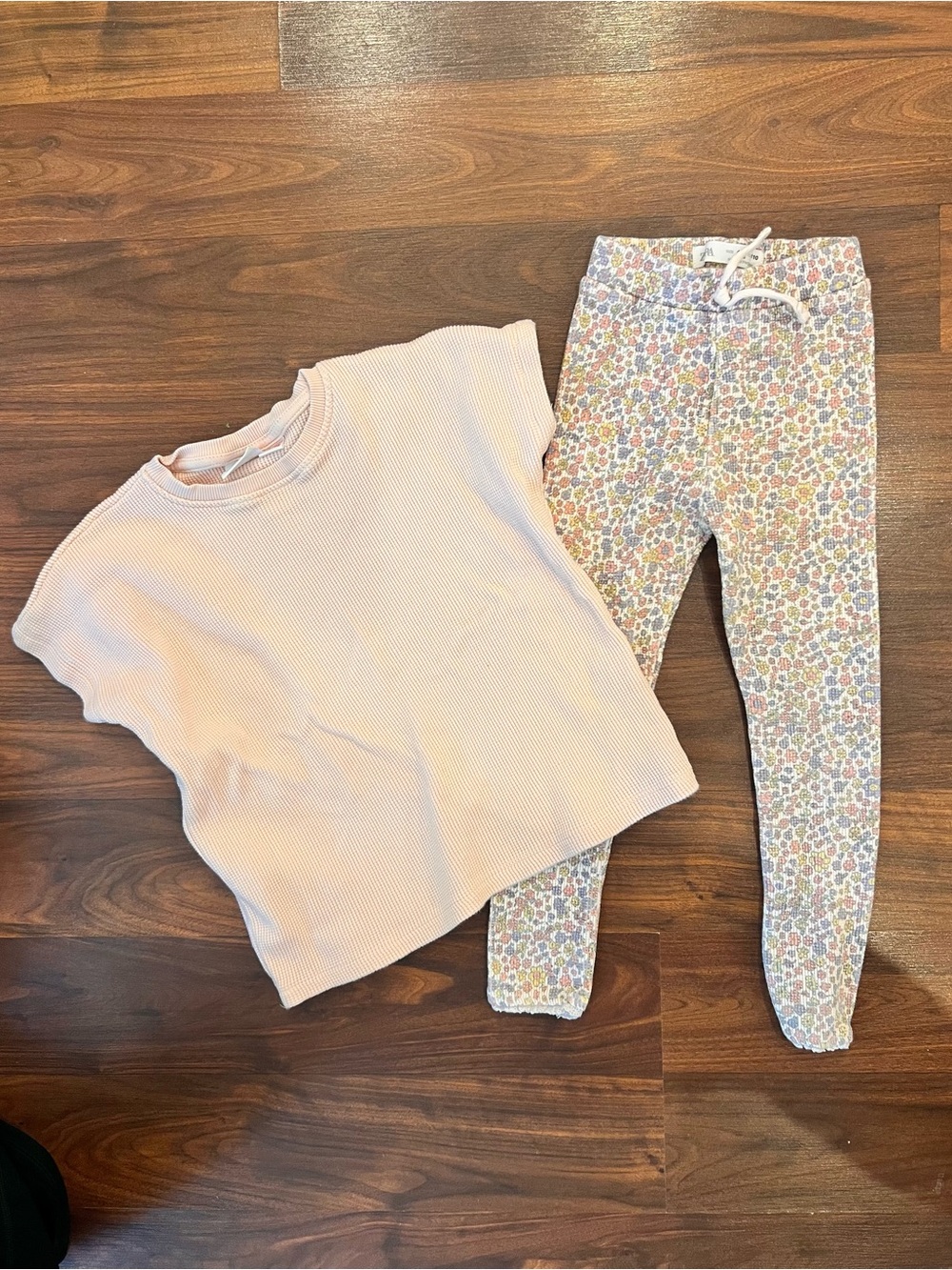 Zara Kids Thick Waffle Knit Tee & Floral Leggings Set – Girls 4-5 – Pink